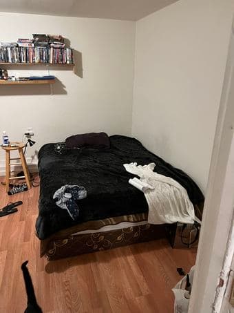 2B1B furnished cottage will be available for renting from Sep，1st. 4