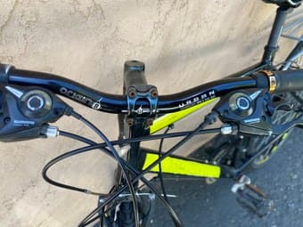 Vilano Hybrid Bike Medium 2