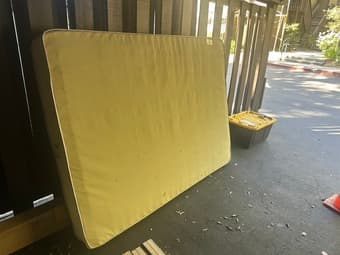 Queen Sealy Vinance Plush Mattress Lightly Used $100 OBO 1