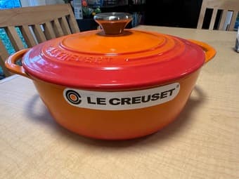 Le Creuset Round Oven 1