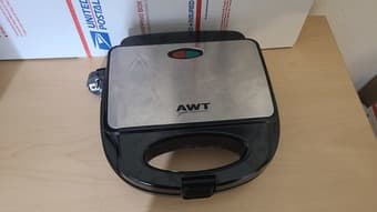 mini waffle maker 1