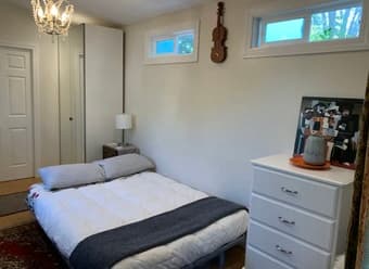 Charming Studio Cottage near Stanford 3