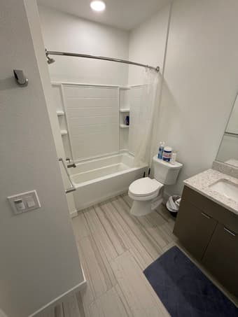 Modern, furnished 1 bd/ba, <10 min bike from campus (in-unit wash&dry) 2