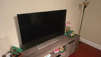 Sony Bravia 48” Smart TV – Excellent Condition 1