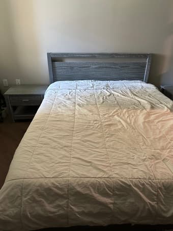 Light Gray Solid Wood Bedframe, 2 Night Stands, and Dresser Set 3