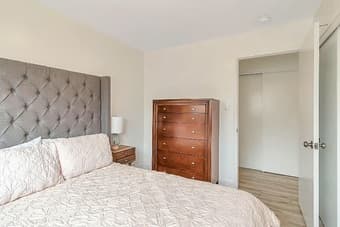 1B available in a 2B/1BA in Downtown Redwood City (Female Roommate) 3