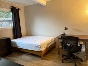 private bedroom, flexible lease term, near Stanford, Meta & Amazon 2