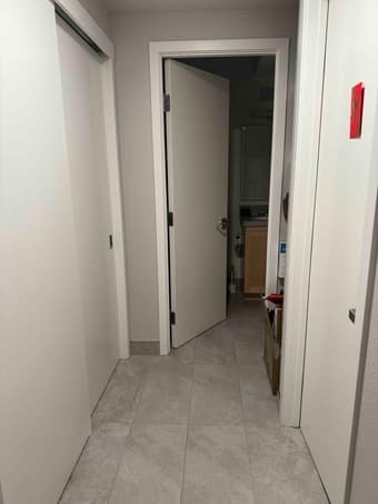 On Campus Sublet at Quillen Highrise (2B1B) for 2 weeks: Sep 6 - 20 4