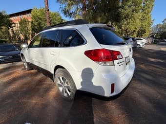 2012 Subaru Outback 3.6R Limited Clean Title, 6-Cylinder, 146k miles 3
