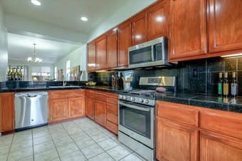 3BR/2.5BA w/ EV Charger—Pet-Friendly—Minutes to Stanford 4