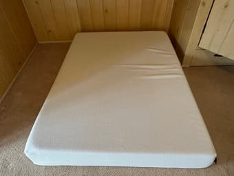 Queen sized Zinus mattress 1