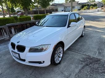 Classic 2011 BMW 328i Sedan - Manual Transm! Low Miles, Excellent Cond 3