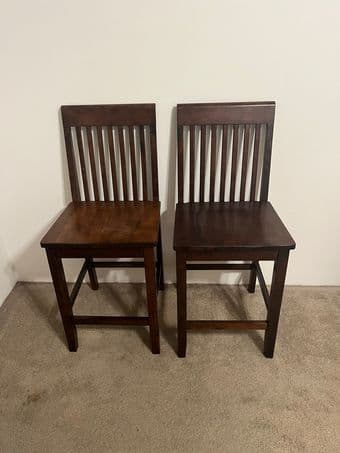 Furniture Sale: office desk, TV, bar stools 3