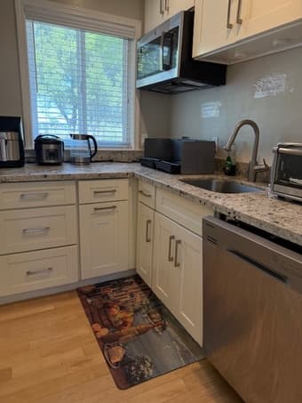 Nice Furnished Room Walk to Stanford In Palo Alto for Female 3