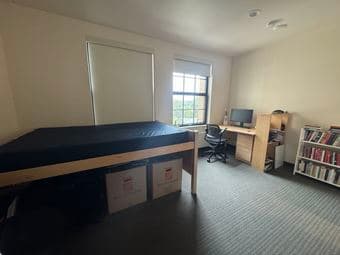 Available: EVGR C on-campus sublease mid September-December (autumn qu 2
