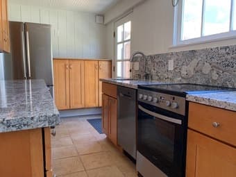 5 mins from Stanford campus, 1 bed/1 bath, full kitchen, w/d, AC 4