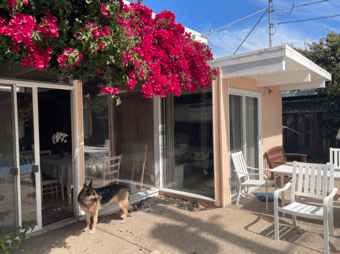 Furnished private bedroom & bath available in quiet Palo Alto home! 1