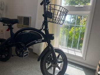 Selling jetson e-Bike comes with accessories 1