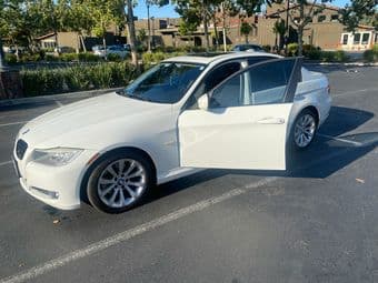 Automatic 2011 BMW 328i Sedan, Premium Package - $4500 - 123000 miles 3