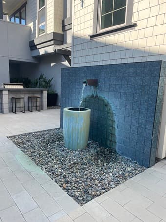 Roommate wanted for 2B2B Luxury Apartment (Middle Plaza) 2