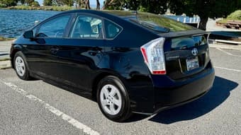 2010 Black Toyota Prius 2