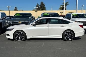 selling 2018 Honda Accord Sport 2