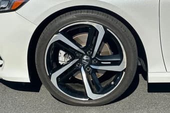 selling 2018 Honda Accord Sport 3