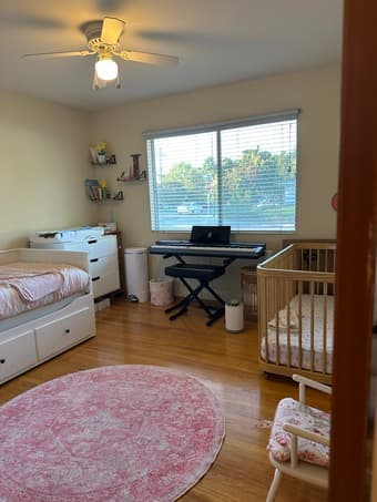 Charming & bright 2bed/bath duplex unit in Mountain View! 2