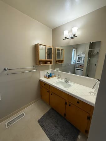 Charming & bright 2bed/bath duplex unit in Mountain View! 4