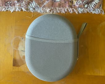 Sony WH-1000XM4 in Silver 2