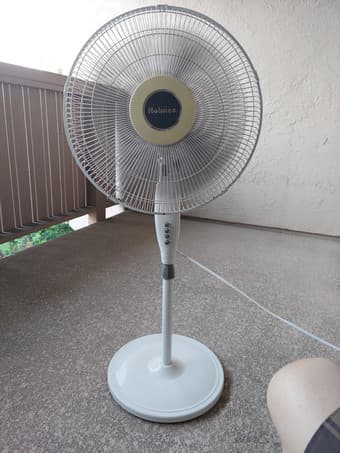 Holmes Floor Fan 16" Oscillating Adjustable Stand White Like New! 3