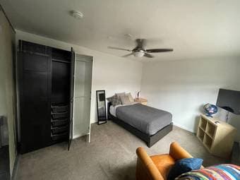 Studio w/full kitchen and private entrance on Woodside/RWC Border 2