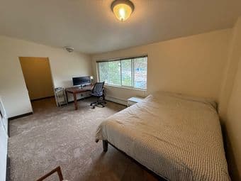 Presidio Private Room: Furnished and Super Quiet (Move-in Sept 29) 2