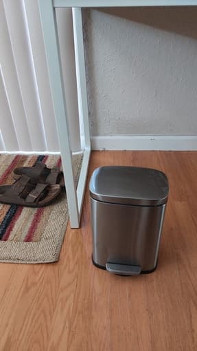 High Quality Trash Bin 2