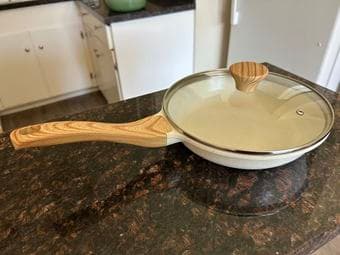 Nonstick ceramic frying pan 2