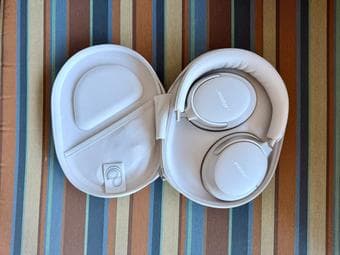 Bose Quiet Comfort Ultra 1