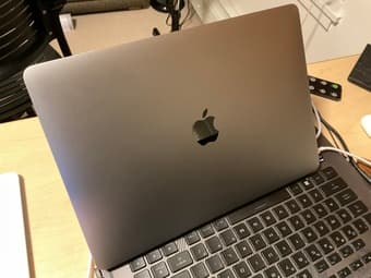 Macbook Air M1 2020 13’, silver 1