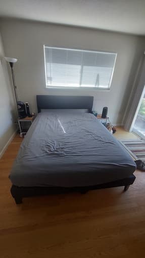 Queen size bed + mattress - like new 1