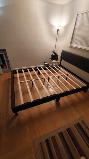 Queen size bed; Pickup Palo Alto 3