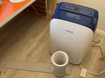 FEELING HOT? BUY AN AC (Air Conditioning) UNIT! 1