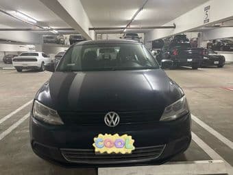 Selling my 2013 Volkswagen Jetta in dark blue for $5500. 4