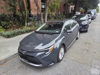 2023 Toyota Corolla Hybrid XLE – 13,500 miles – Clean title/1-owner 2