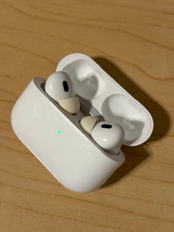 AirPods Pro 2 – Great condition + original charger 2