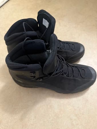 Arc'teryx Boots, Mens' Size 10.5 2