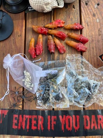 Firepit, Indoor Plants, Halloween decorations and free stuff! 1