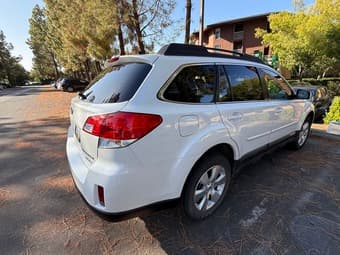 2012 Subaru Outback 3.6R Limited Clean Title, 6-Cylinder, 146k miles 3