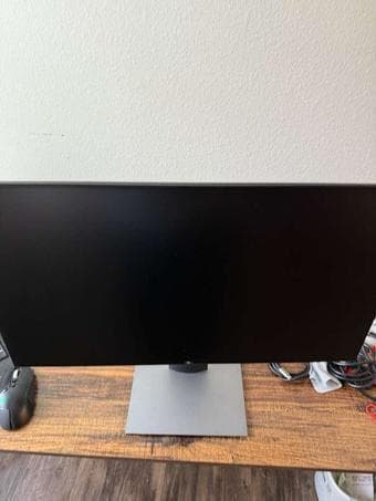 Dell UltraSharp 24 USB-C Hub Monitor U2421HE 1