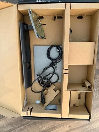 Dell UltraSharp 24 USB-C Hub Monitor U2421HE 2