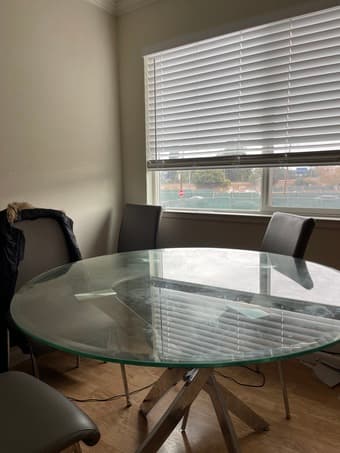 Round glass table + 4 chairs - Great condition 1