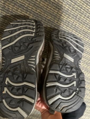 Waterproof hiking boots - Size 8 2